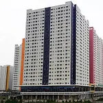 Easy Access To Mall 2Br Green Pramuka City Apartment By Travelio